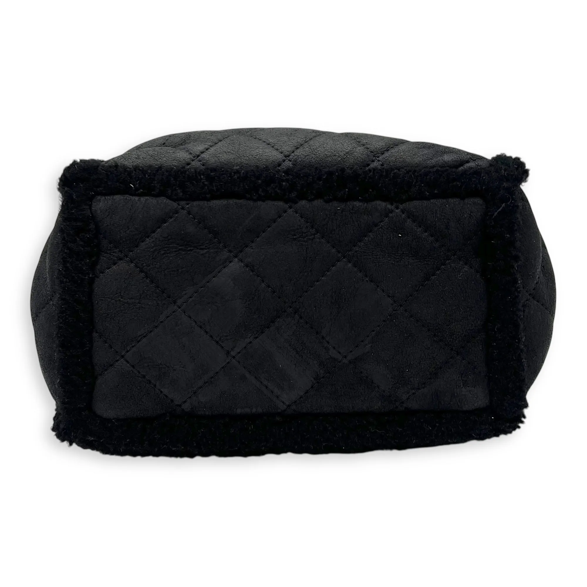 CC Shoulder Bag Black in Shearling, Silver hardware