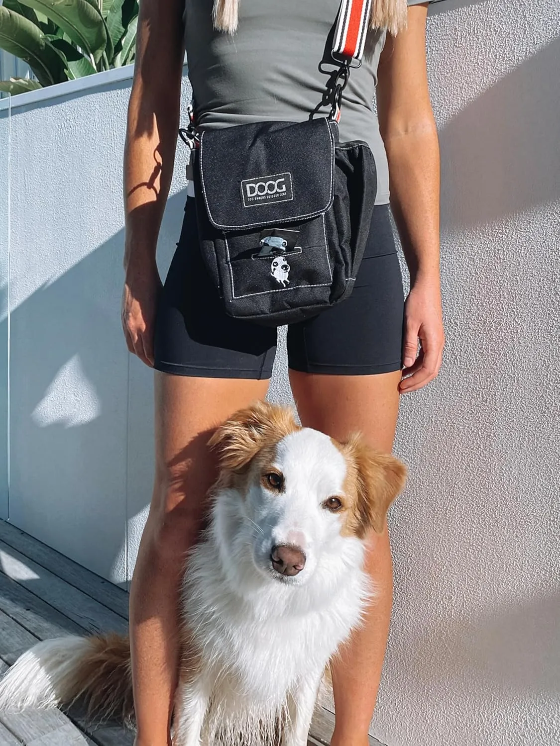 DOOG - Shoulder Bag - Black (SB04), Medium