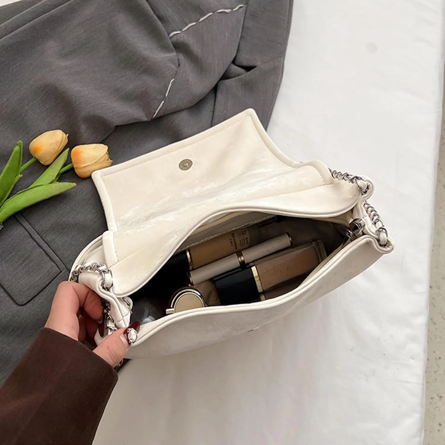 Trendy Hobo Shoulder Bags for Women Butterfly PU Leather Purses and Handbags Ladies Top-Handle Bags with Chain