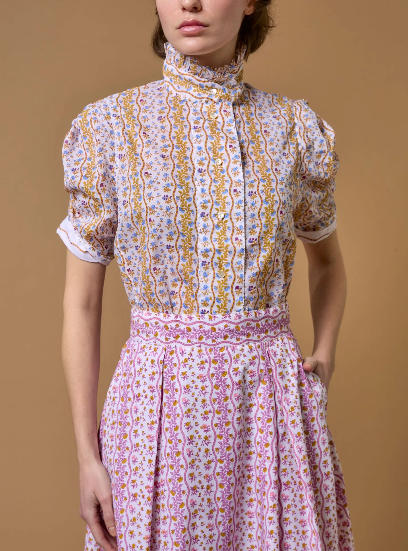 Vita Blouse - Liselund Print - Mustard / Bluebell